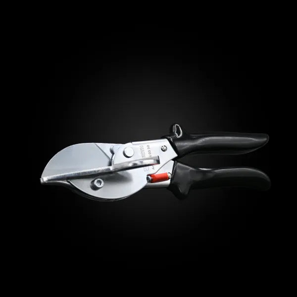 Kompakter BioThane Cutter mit scharfer Klinge und ergonomischen Griffen für präzises und müheloses Schneiden