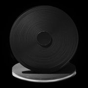 Schwarzes BioThane Reflexband auf Rolle mit reflektierendem Mittelstreifen (BL520, hohe Sichtbarkeit, robuste Oberfläche)
