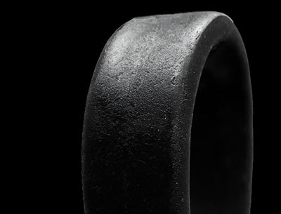 Schwarzes BioThane Super Grip Band Detailaufnahme (strukturierte, rutschhemmende Oberfläche)