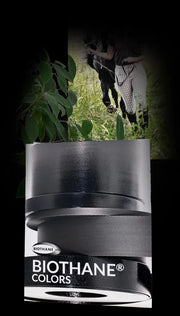 Biothane Colors Musterbuch Cover mit Materialrollen und Einsatz im Outdoorbereich mit Pferd